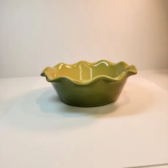 Crate and Barrel Green Ruffled 6.75 Inch Bowl Beautiful