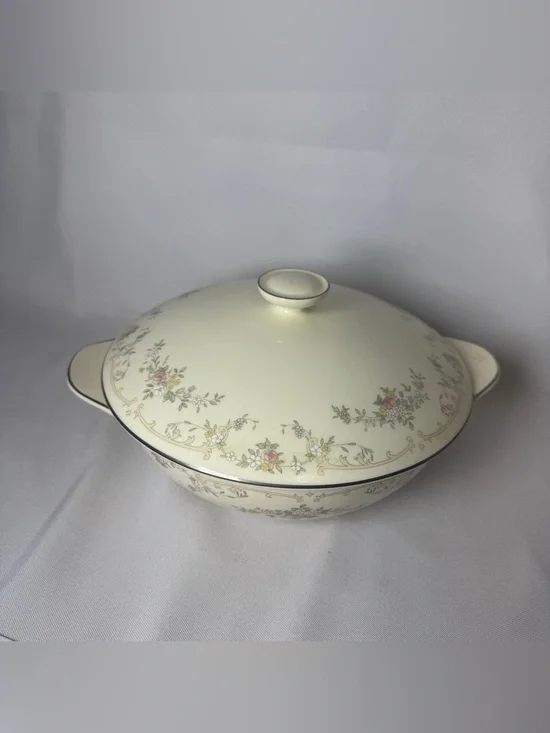 Royal Doulton Diana Covered Vegetable Serving Dish Bowl Romance Collection Notes