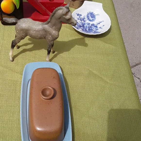 BUTTER DISH Vtg Metlox Poppytrail Covered    Blue Speckled POTTERY 1/4 lb