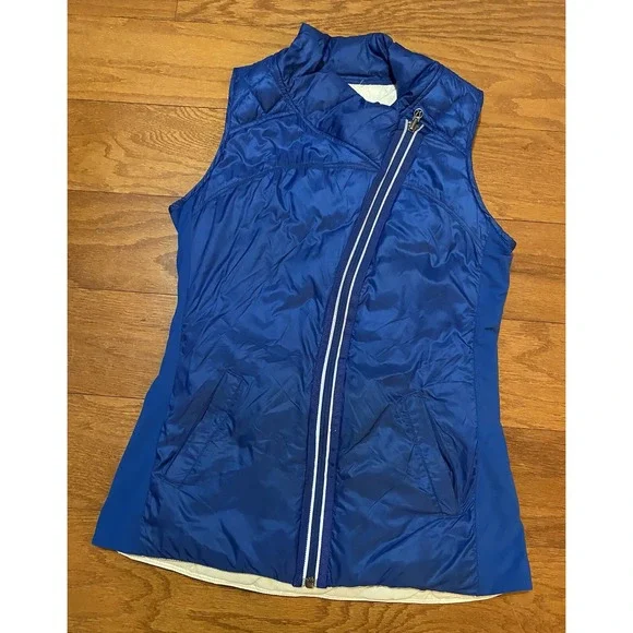 Lululemon Down For It All Dream Blue Vest Size‎ 6 Goose Down Magnetic Clips