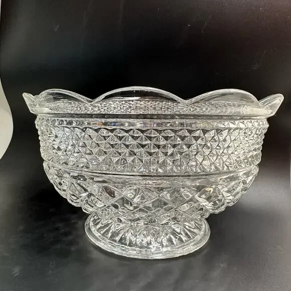 Vintage Serving Chip Bowl in Wexford Pattern by Anchor Hocking 10