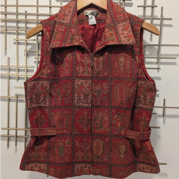 VTG The Territory‎ Ahead Tapestry Vest Womens 10 Red Floral Zip Up Boho Heritage