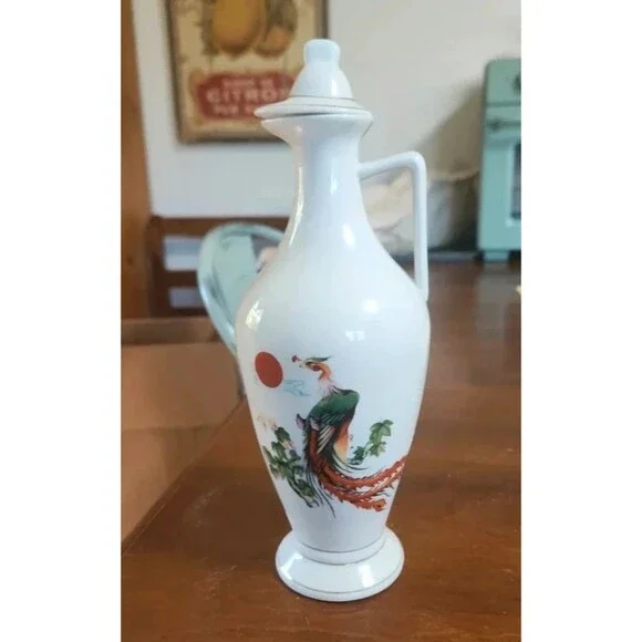 China porcelain decanter jar with lid. Phoenix and red moonHong Mei Dai ren