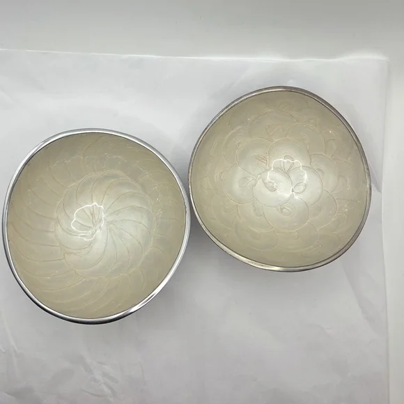 Enamel Cream Serveware Set