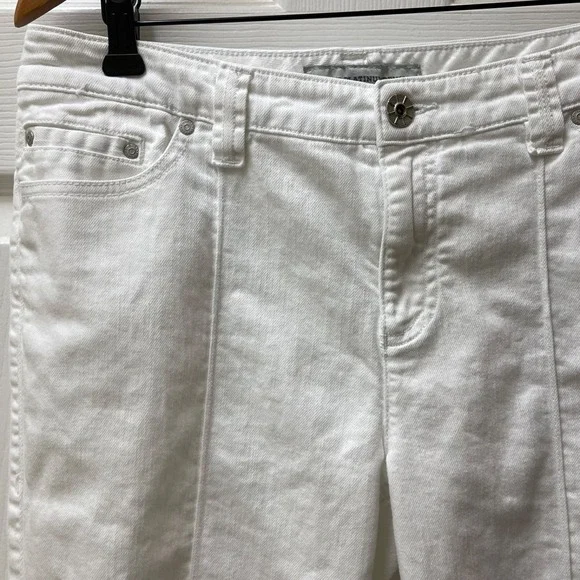 Chico's Women's Sz 1.5 (10) Platinum Denim White Pintuck Cropped‎ Jeans Stretch