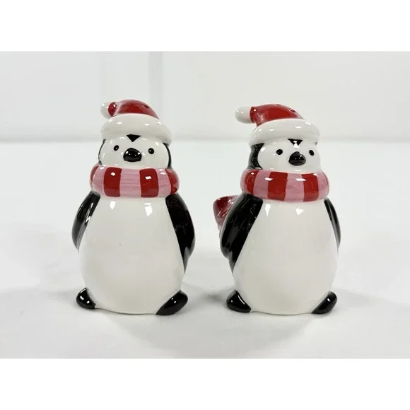 Target Threshold‎ Christmas Penguin Pepper Shakers Ceramic Holiday Lot of 2