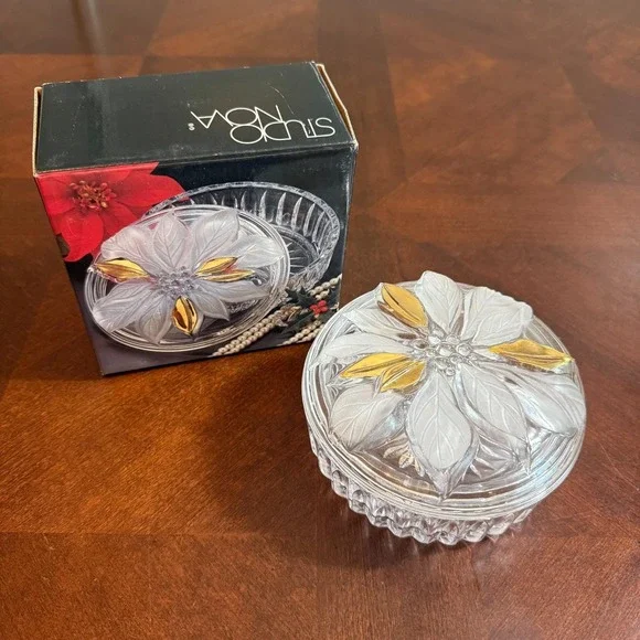 vtg Studio Nova Golden Poinsettia Round Covered Box Crystal Glass‎ Japan w/ Box