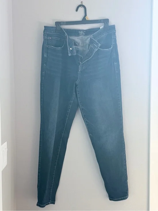 Maurices Everflex Dark Wash Skinny Jeans