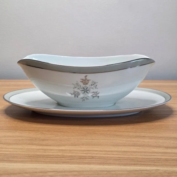 Vintage Noritake Lucille Gravy Boat with Attached‎ Underplate 5813 Made in Japan