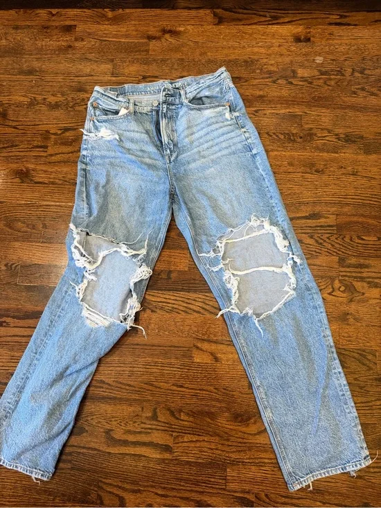 American Eagle Light Blue Denim Jeans with Contrast Stitching