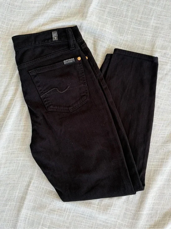 7 For All Mankind Gwenevere Black Ankle Crop Jeans size 28