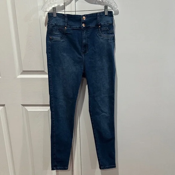 Nicolette Shapewear Skinny Jeans Size 11