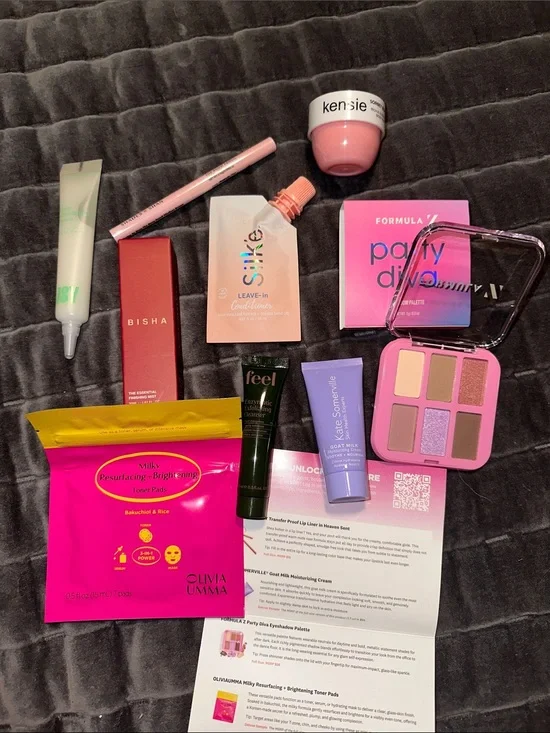 IPSY Pink Bubble Mailer + Cosmetic Bags Set