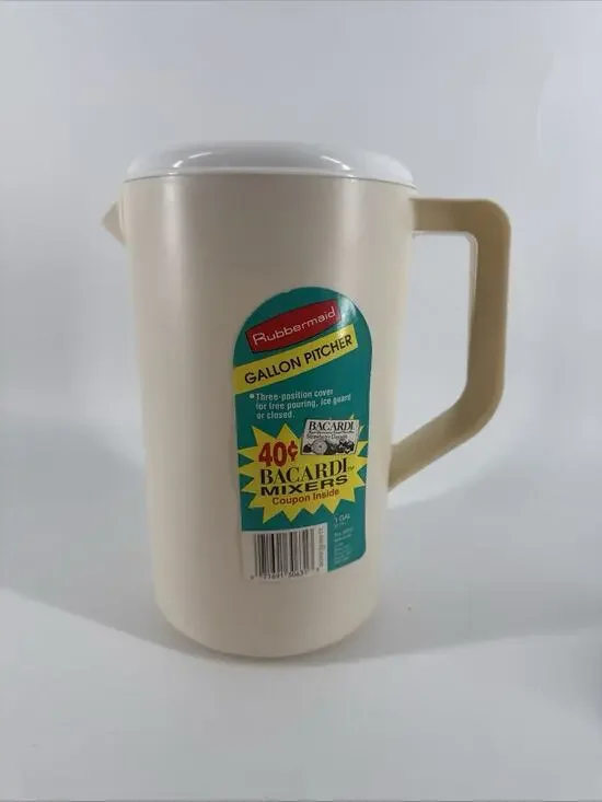 Rubbermaid 1993 Pitcher ONE GALLON Almond Tan/Beige with Lid #2718 NEW