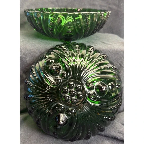 Anchor Hocking Vintage Emerald Green Glass Serving Bowl w/Feet 8.5