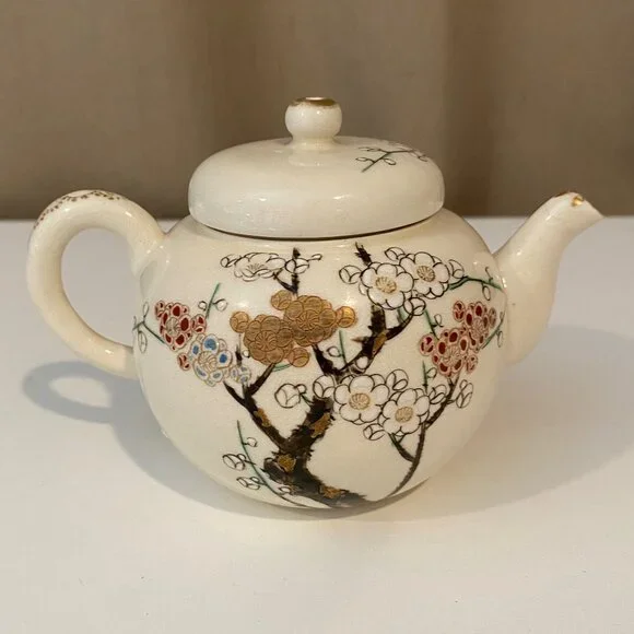 19th Century Satsuma‎ Japanese Teapot Floral Hand Painted Porcelain