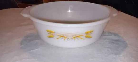 Vintage Fire King Anchor Hocking Casserole Baking Dish Wheat 2 Quart 9” x 3”