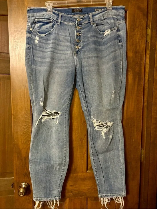 Judy Blue Women's Light Wash Distressed High-Rise Button-Fly Skinny Jeans