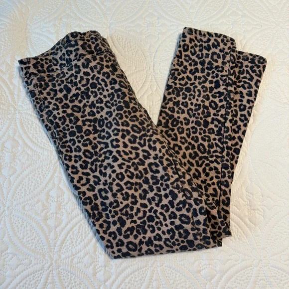 Jeans by Buffalo Leopard Print Stretch Capri Pants – Size Large