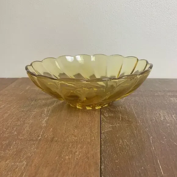 Hazel Atlas Art Glass Amber Optic Colonial Seashell Swirl Serving‎ Bowl