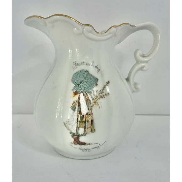 Holly Hobbie Porcelain Pitcher START EACH DAY IN A HAPPY WAY 1973 6