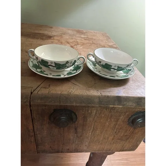 2 Wedgwood Napoleon Ivy Cream‎ Soup Bowls  Two Handles With Saucer England