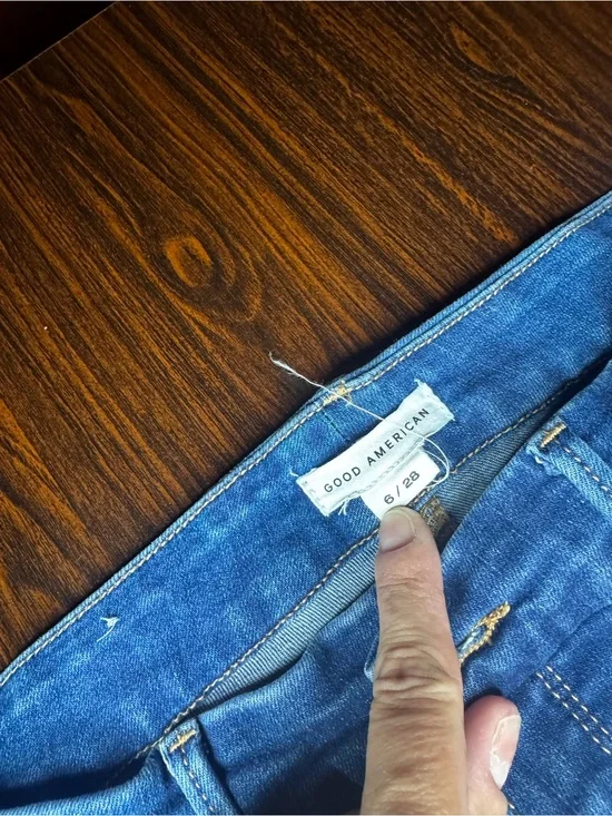 Good American Medium Blue Denim Jeans with Contrast Stitching