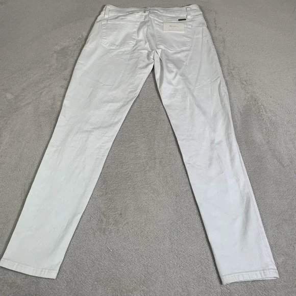 KanCan‎ Signature Skinny Jeans Womens 28 White Mid Rise Distressed Buckle NEW