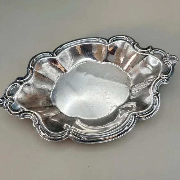 National Silver Co Serving Bowl Silver Plated Scalloped Oval Scroll Detail 10in