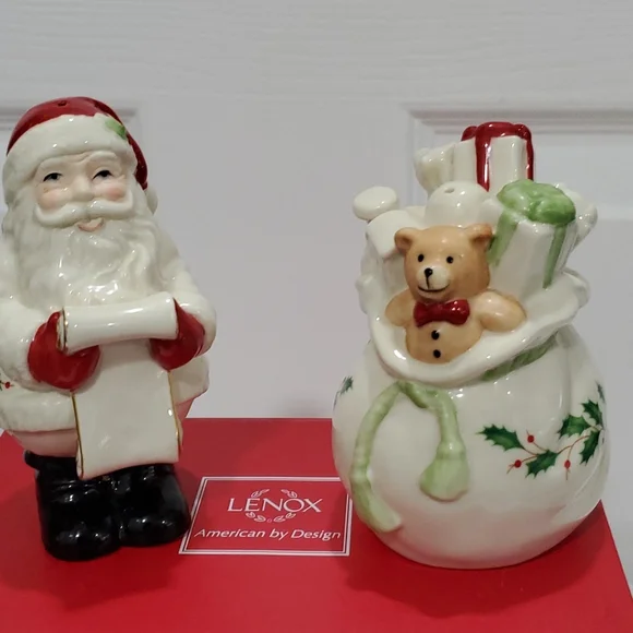 LENOX HOLIDAY SALT & PEPPER SHAKERS