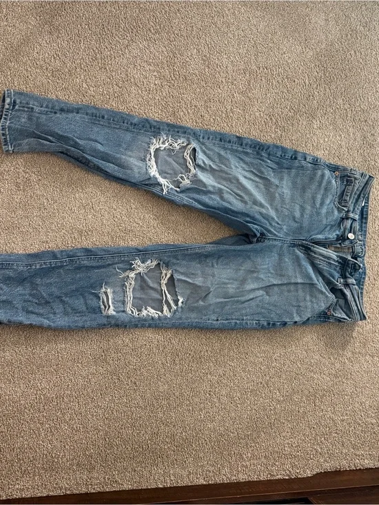 American Eagle Outfitters Women's Straight Leg Distressed Blue Jeans