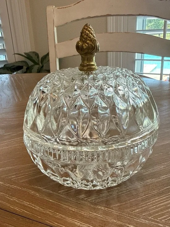 INDIANA GLASS VINTAGE LIDDED CANDY BOWL OR SERVER SUGAR