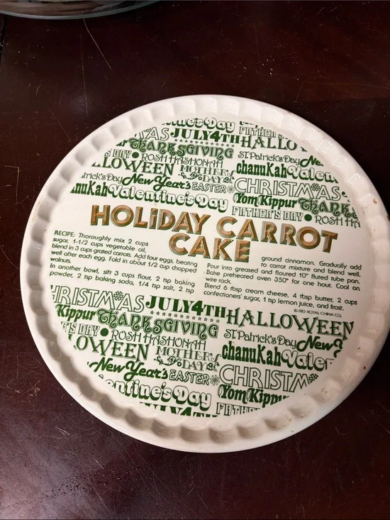 Holiday Carrot Cake Ceramic Pie Plate - White & Green