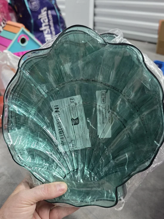 Teal Acrylic Seashell Plates - 5 Count