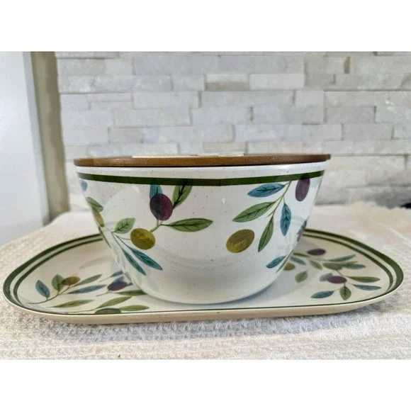 Better Homes & Gardens Olive Grove Salad Bowl Tray Wood Lid Utensils 5 Pc Set