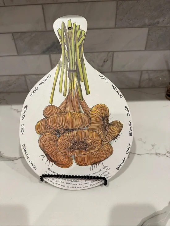 Vintage Melamine and Wood Wall Decor ,Pie Plate , Trivet