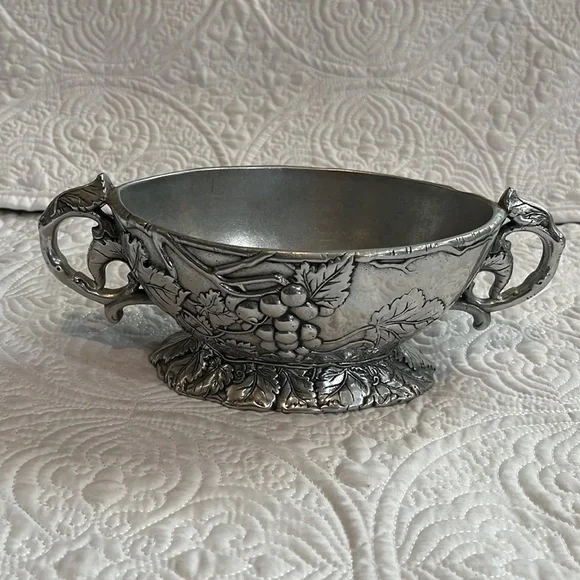Grape (Aluminum Hollowware)‎ sauce boat by ARTHUR COURT