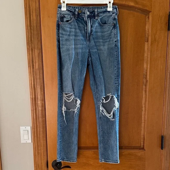 American Eagle Outfitters Ripped Blue Mom Jeans Size 4