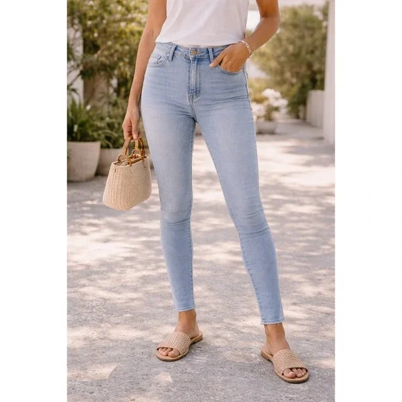 Good American High Rise Skinny Jeans Light Wash Raw Hem‎ Size 6 28 B74