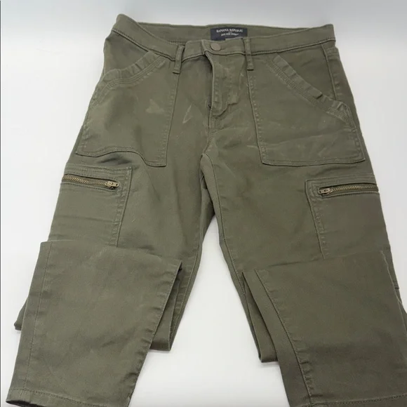 Banana Republic Women's‎ Olive Cargo Jeans