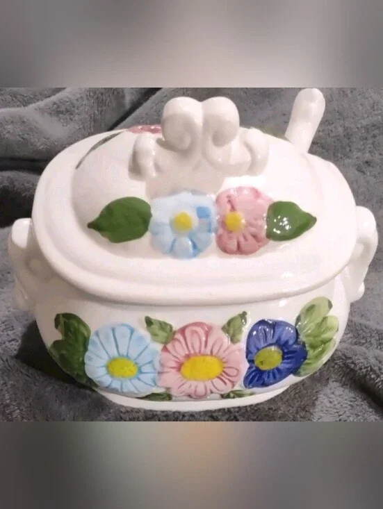 Floral Daisy Soup Tureen Lid & Ladle 7½