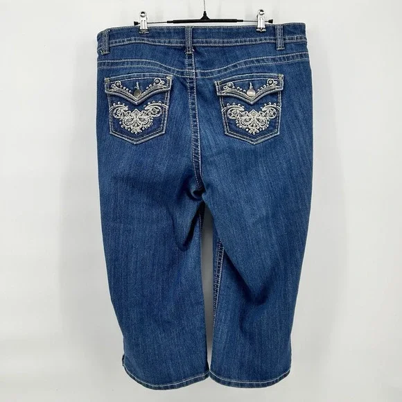Roz & Ali Stretch Denim Capri Jeans‎ Womens 16 Embroidered Studded Flap Y2K