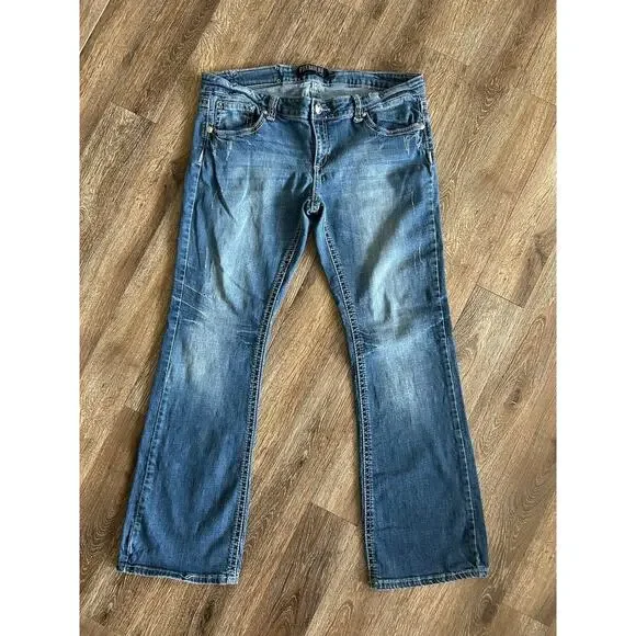 Rock revival inspired Premier Rue21 Women’s Bootcut Jeans Embellished   13/14 R​