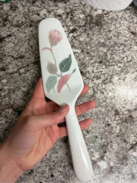 Mikasa White Ceramic Cake Server with Pink Floral Design