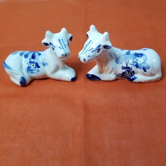 Vintage Blue & White Ceramic Cow Salt & Pepper Shakers, Holland Windmill Design