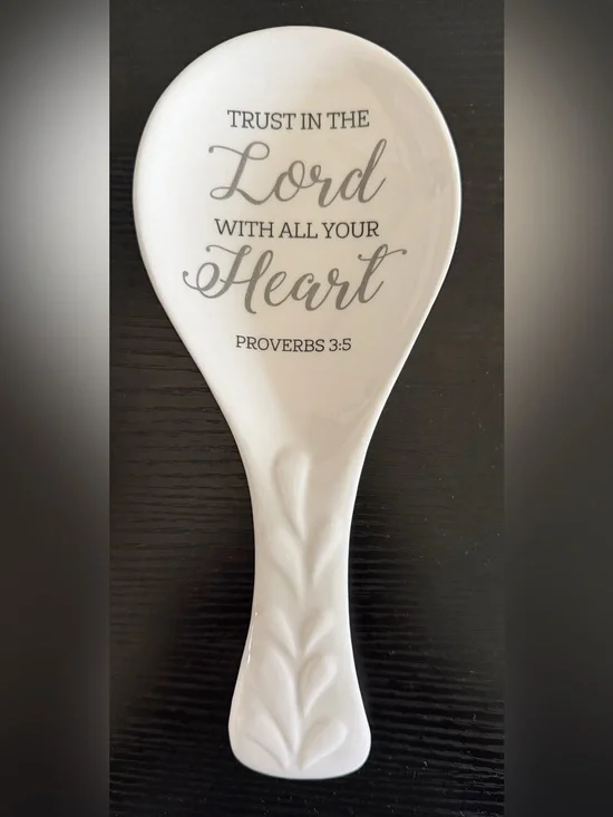 White Ceramic Spoon Rest with 'Trust in the Lord' Scripture