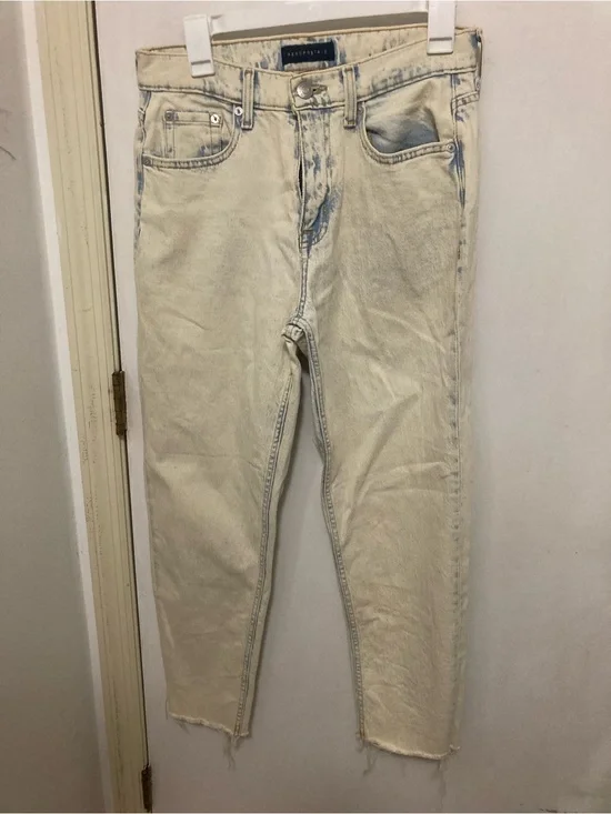 Aeropostale Women’s Stretch mom jean