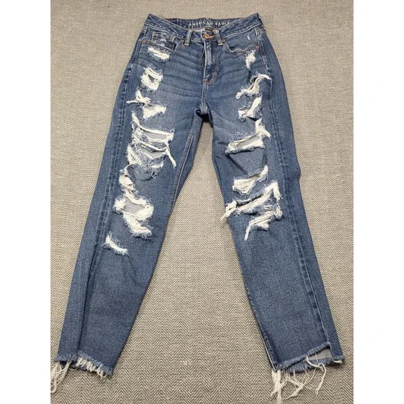 American Eagle Outfitters Mom Jeans Distressed Ripped Medium Wash Size 4‎