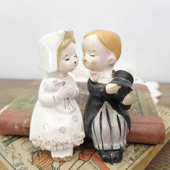 Vintage Kissing Bride and Groom Salt and Pepper Shakers, Made in Japan