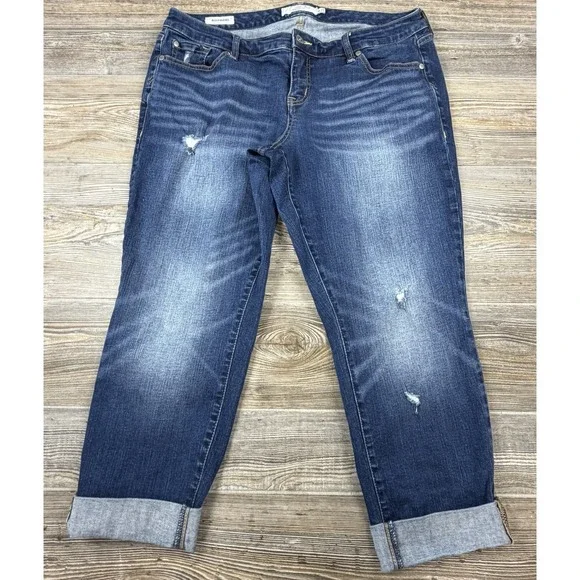 Torrid Boyfriend Straight Capri Jeans 16 Stretch Cuffed Distressed Whiskering
